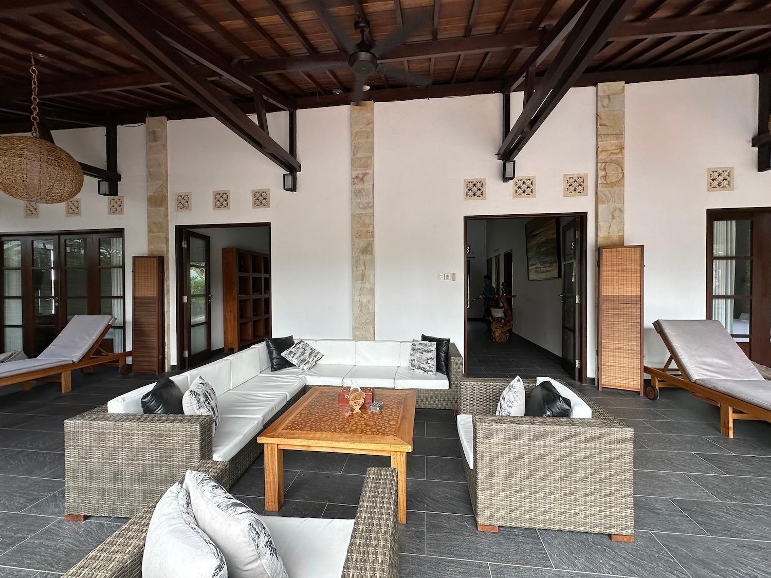 Bale Solah Lombok Holiday Resort Senggigi Exterior foto